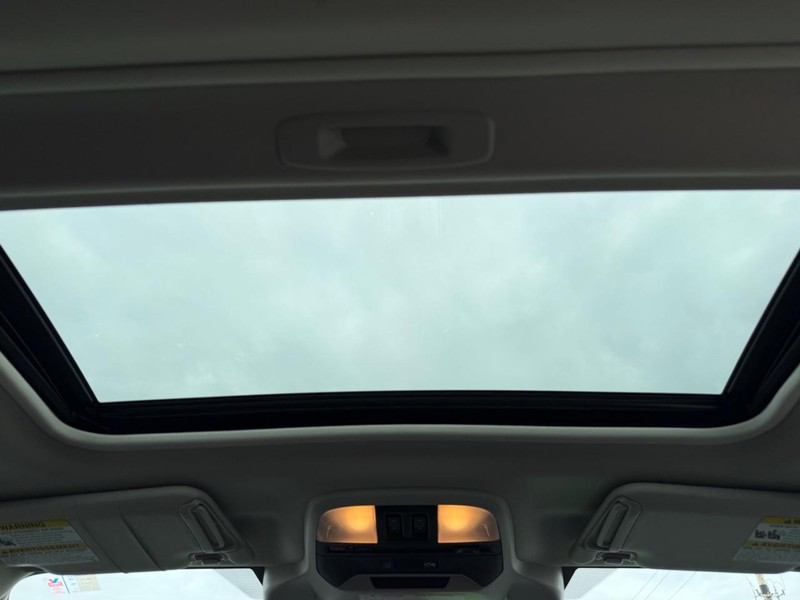 Subaru Crosstrek Vehicle Full-screen Gallery Image 11