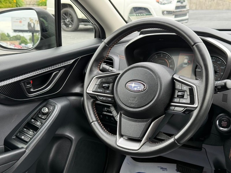 Subaru Crosstrek Vehicle Full-screen Gallery Image 13