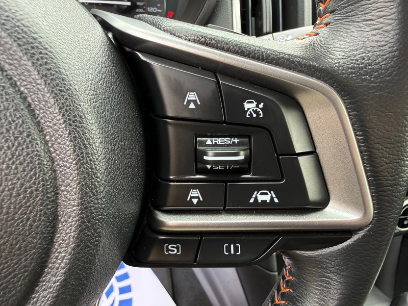 Subaru Crosstrek Vehicle Full-screen Gallery Image 15