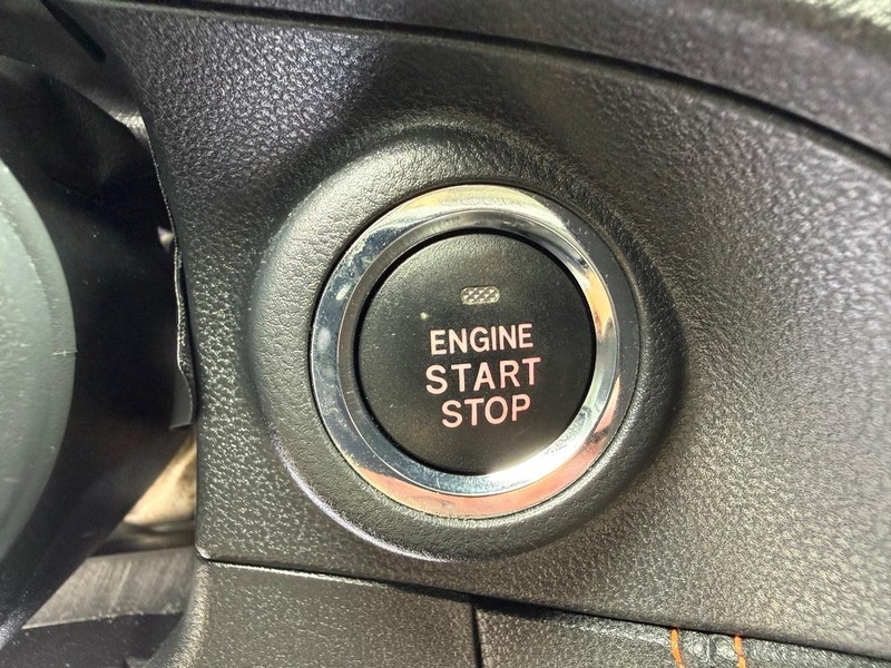 Subaru Crosstrek Vehicle Full-screen Gallery Image 16