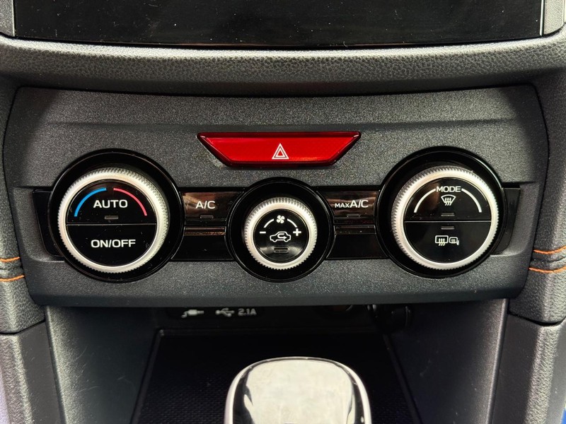 Subaru Crosstrek Vehicle Full-screen Gallery Image 20