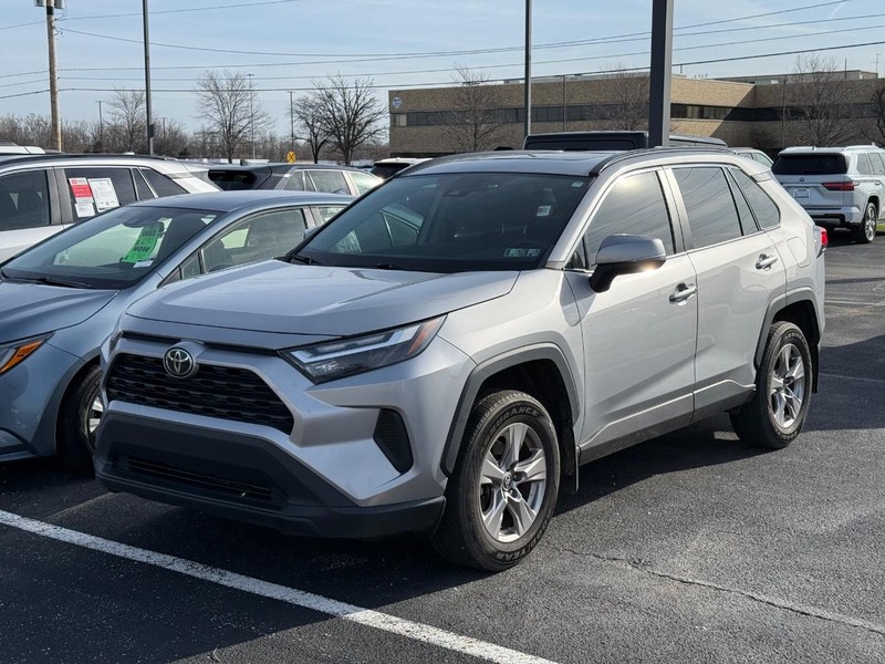 Toyota RAV4 Vehicle Image 02