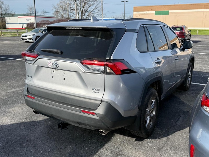 Toyota RAV4 Vehicle Image 04