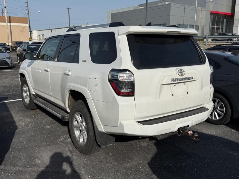 Toyota 4Runner Vehicle Image 03
