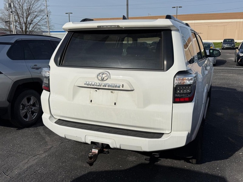 Toyota 4Runner Vehicle Image 04