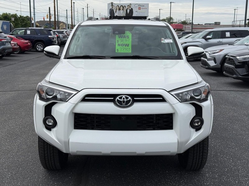 Toyota 4Runner Vehicle Image 09
