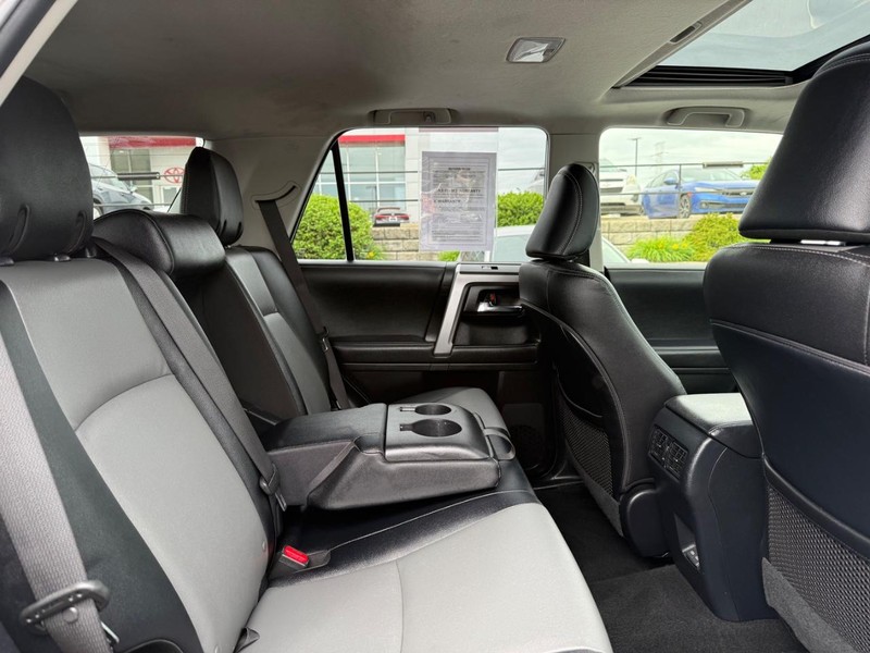 Toyota 4Runner Vehicle Image 10