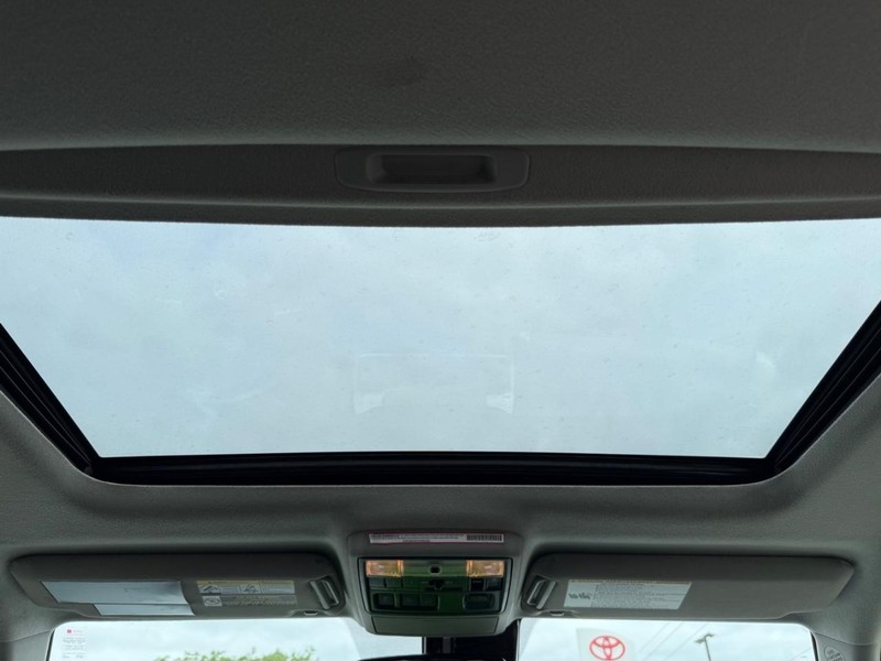 Toyota 4Runner Vehicle Image 11