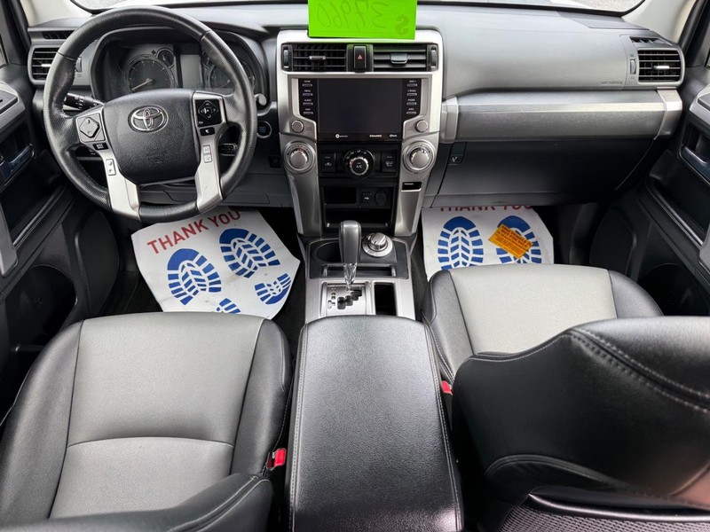 Toyota 4Runner Vehicle Image 12