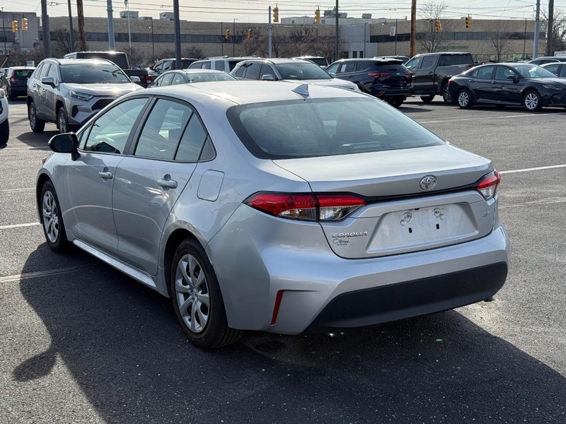 Toyota Corolla Vehicle Image 03