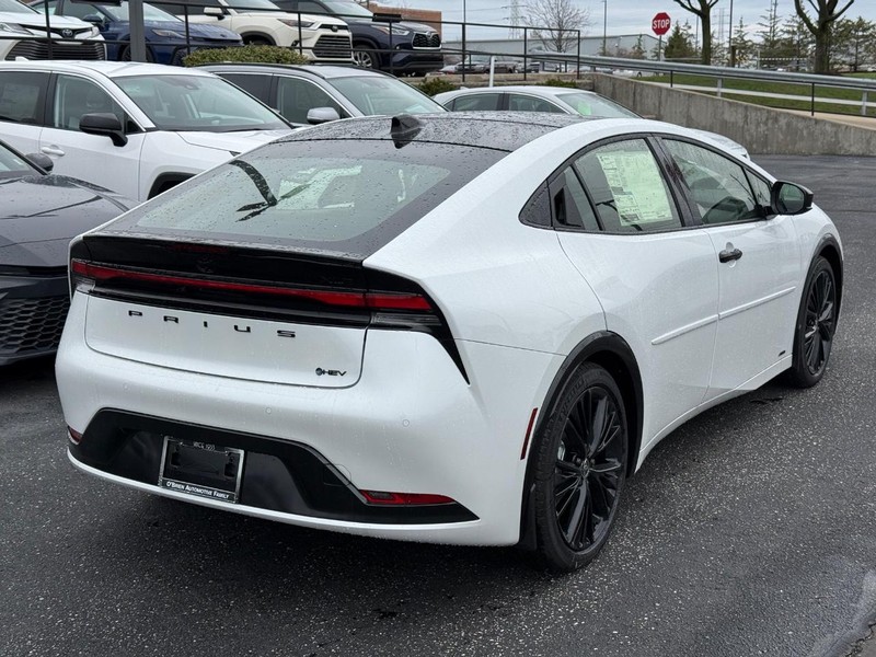 Toyota Prius Vehicle Image 03