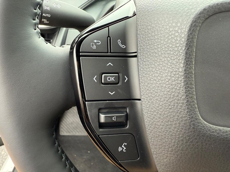 Toyota Prius Vehicle Image 08