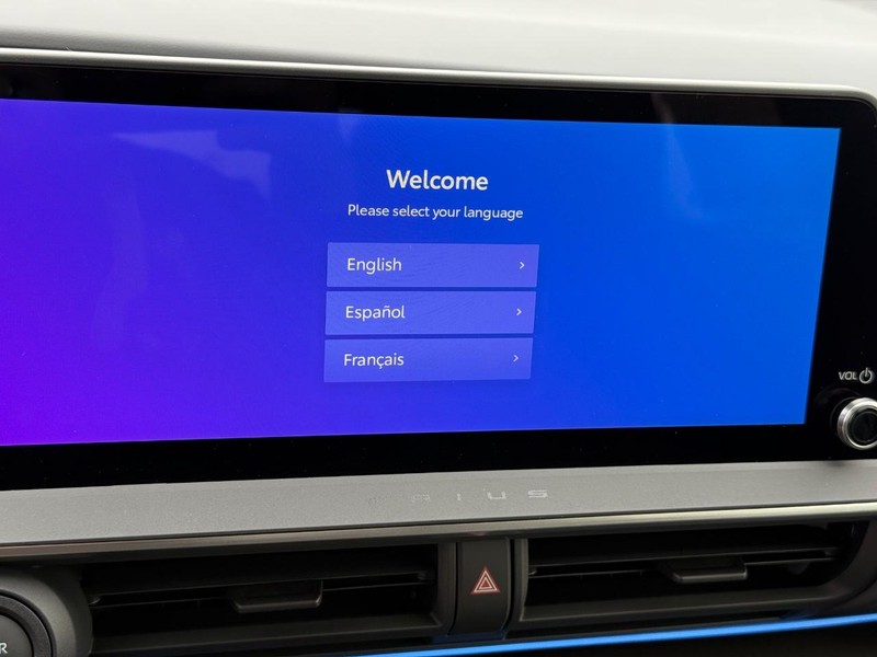 Toyota Prius Vehicle Image 12