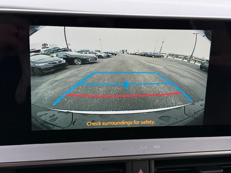 Toyota Prius Vehicle Image 13