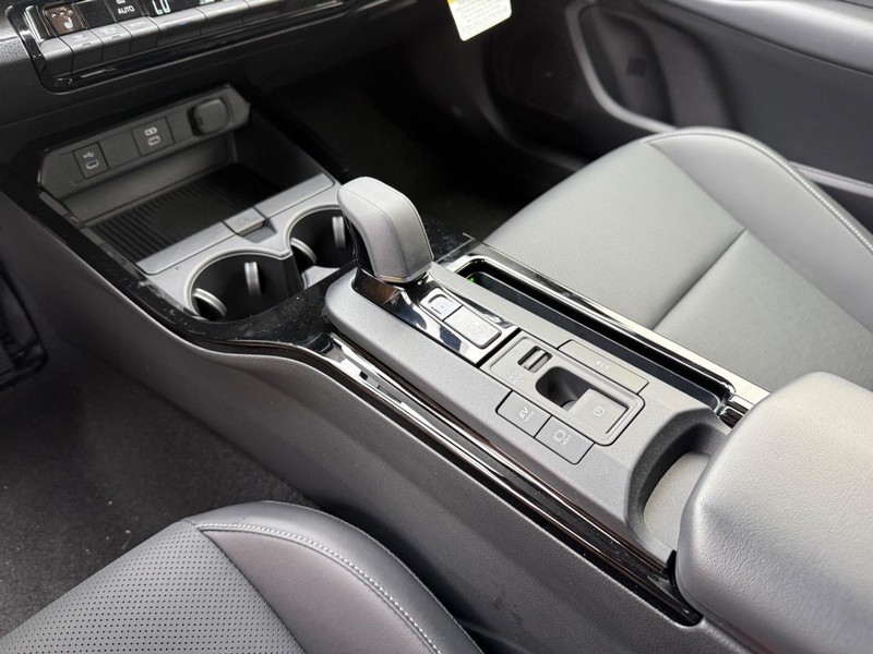 Toyota Prius Vehicle Image 15