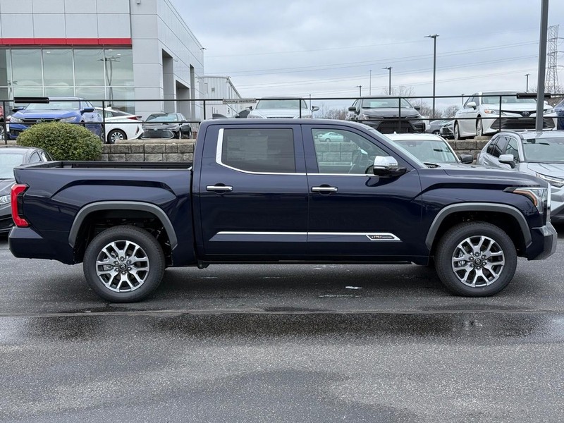 Toyota Tundra 4WD Vehicle Image 02