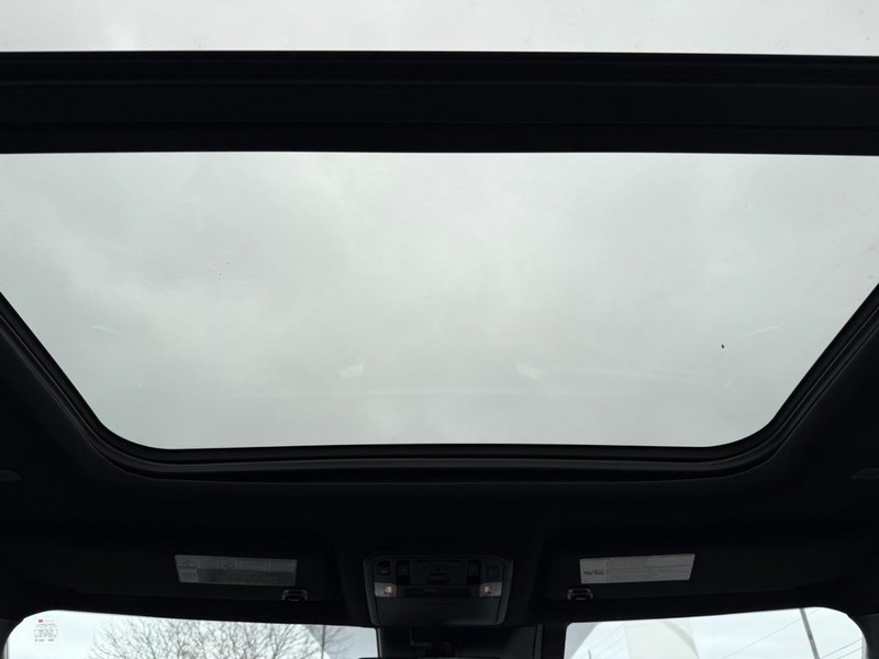 Toyota Tundra 4WD Vehicle Image 05