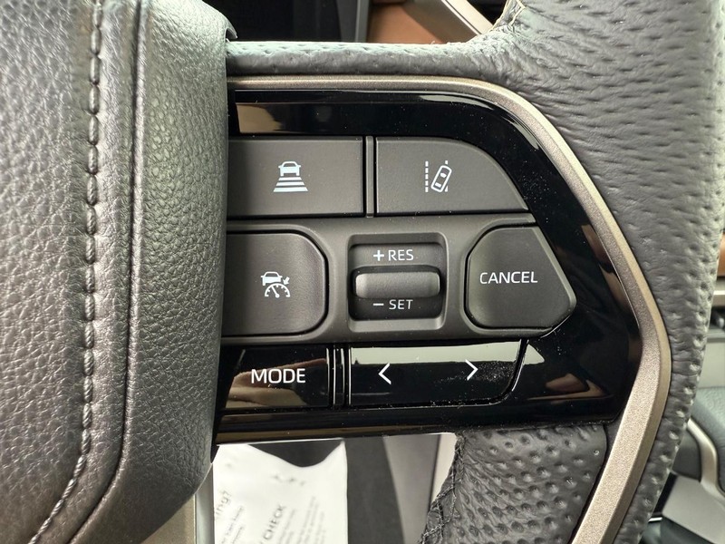 Toyota Tundra 4WD Vehicle Image 09