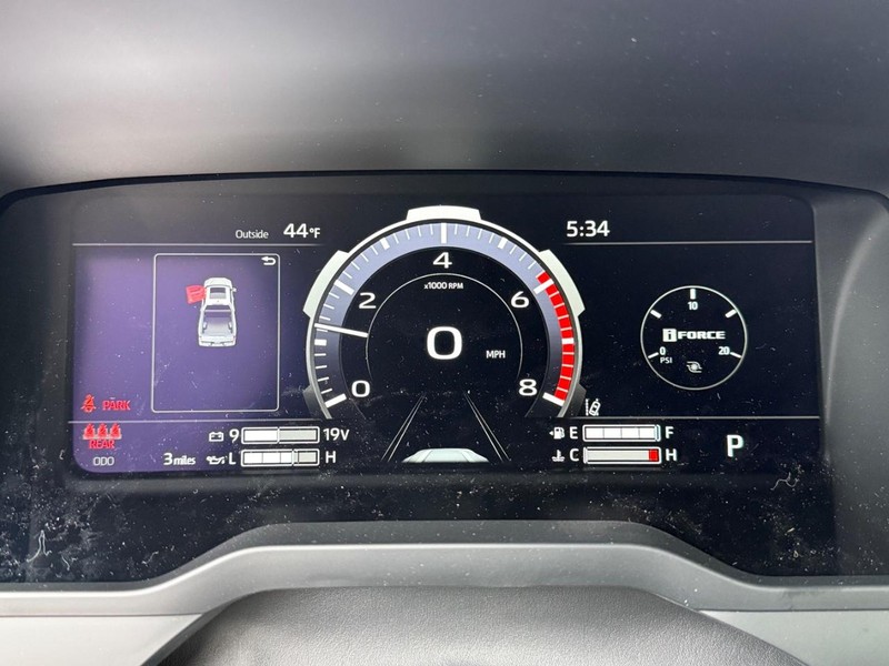 Toyota Tundra 4WD Vehicle Image 18