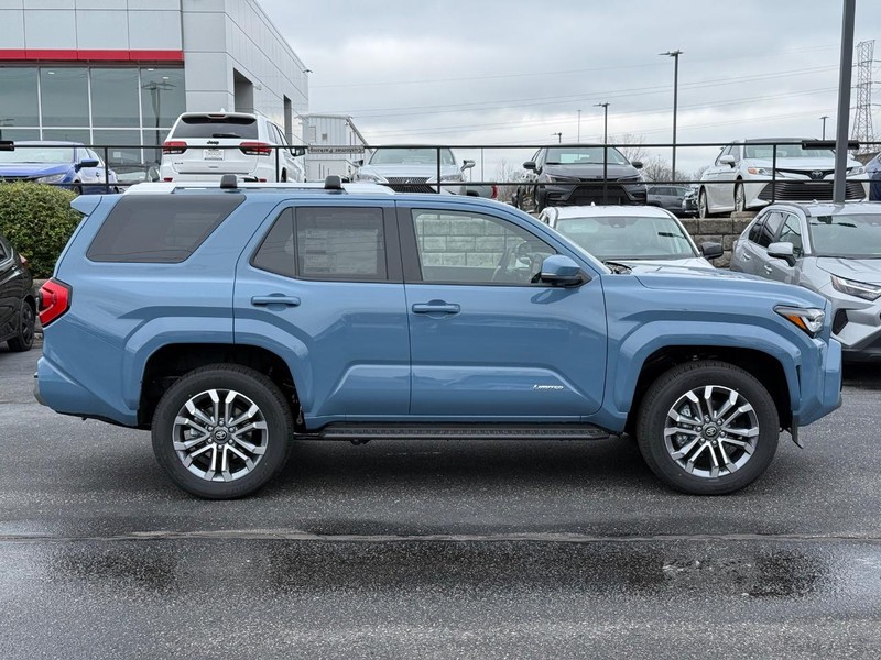 Toyota 4Runner Vehicle Image 02