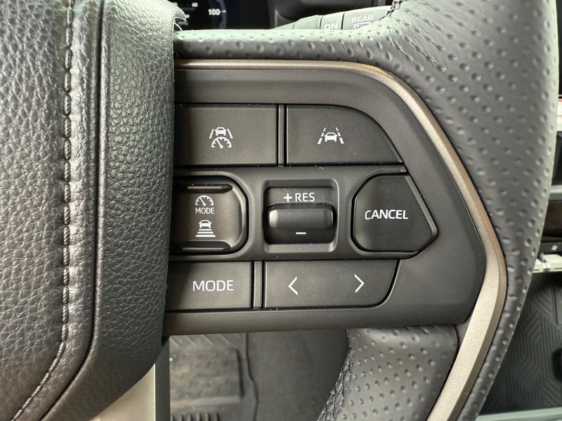 Toyota 4Runner Vehicle Image 09