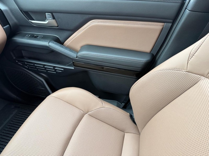 Toyota 4Runner Vehicle Image 16