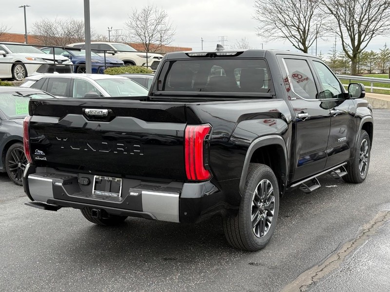 Toyota Tundra 4WD Vehicle Image 03