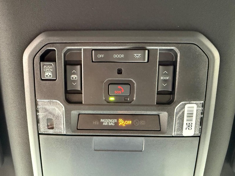 Toyota Tundra 4WD Vehicle Image 17