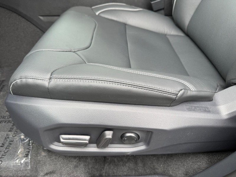 Toyota Tundra 4WD Vehicle Image 21