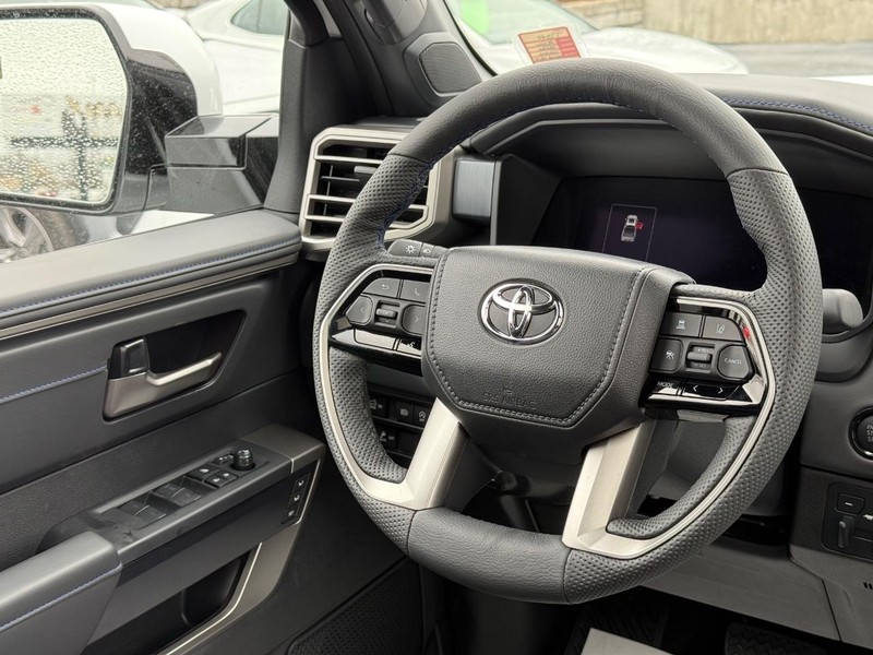 Toyota Tundra 4WD Vehicle Image 07