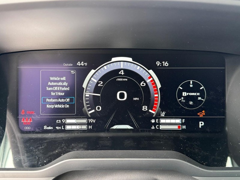 Toyota Tundra 4WD Vehicle Image 18