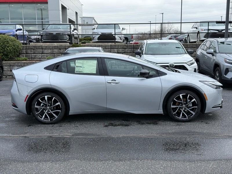 Toyota Prius Plug-In Hybrid Vehicle Image 02