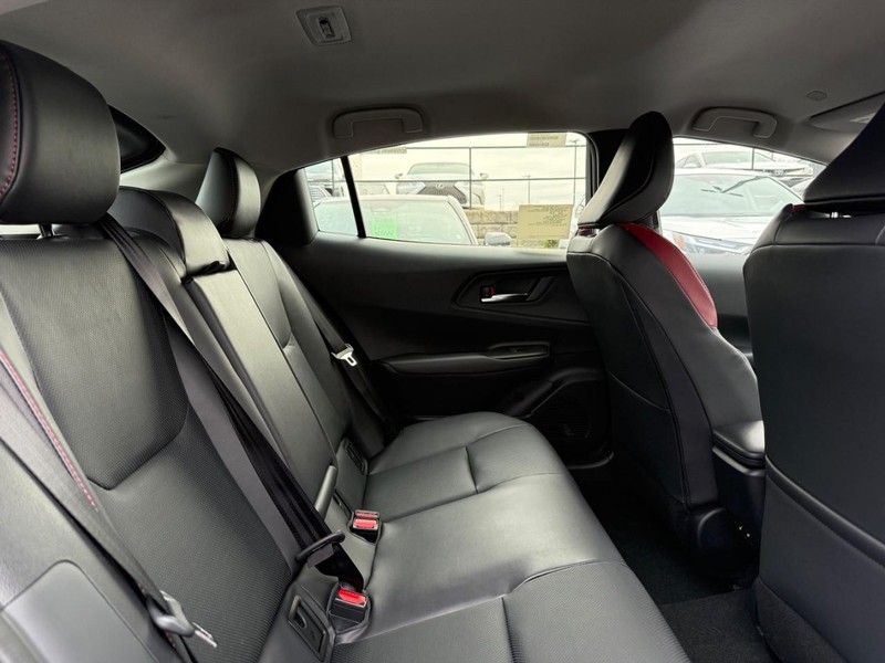 Toyota Prius Plug-In Hybrid Vehicle Image 04