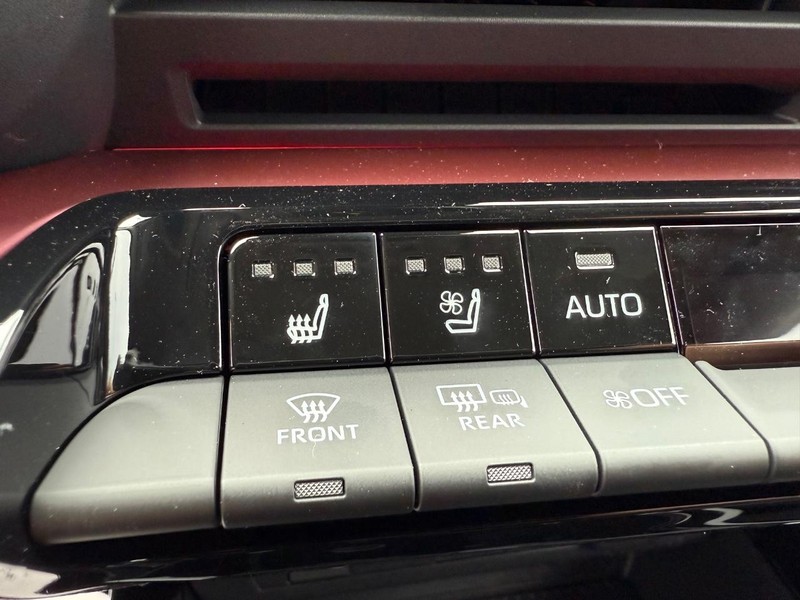 Toyota Prius Plug-In Hybrid Vehicle Image 10