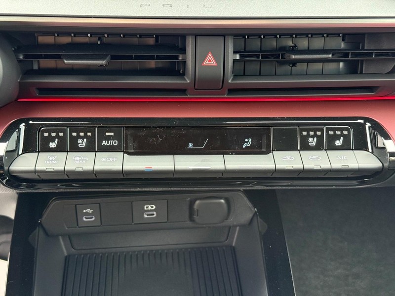 Toyota Prius Plug-In Hybrid Vehicle Image 13