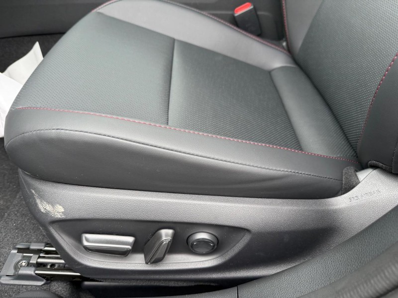 Toyota Prius Plug-In Hybrid Vehicle Image 19