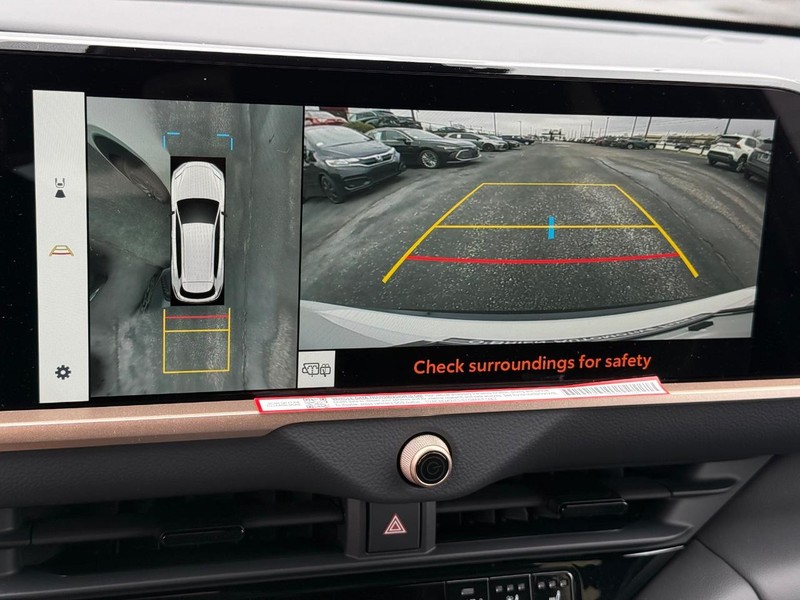 Toyota Crown Signia Vehicle Image 13