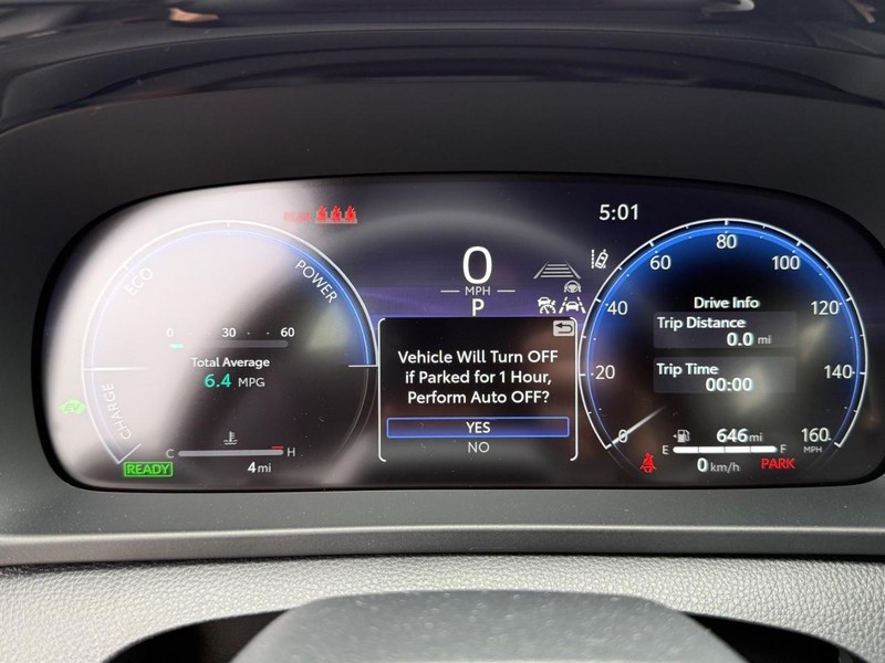 Toyota Crown Signia Vehicle Image 18