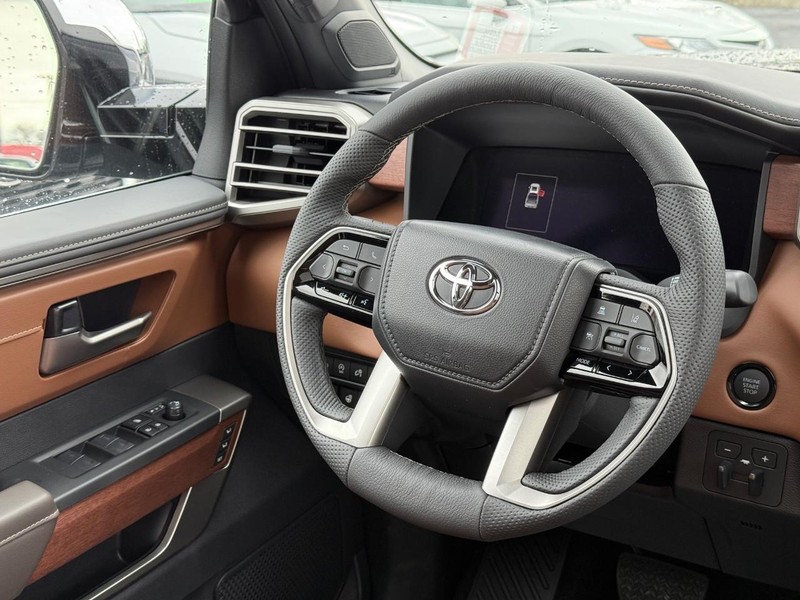 Toyota Tundra 4WD Vehicle Image 07