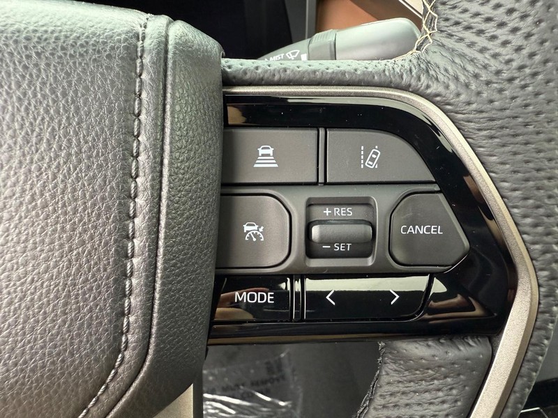 Toyota Tundra 4WD Vehicle Image 09