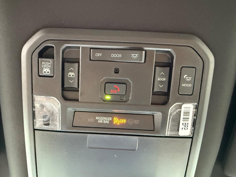 Toyota Tundra 4WD Vehicle Image 17