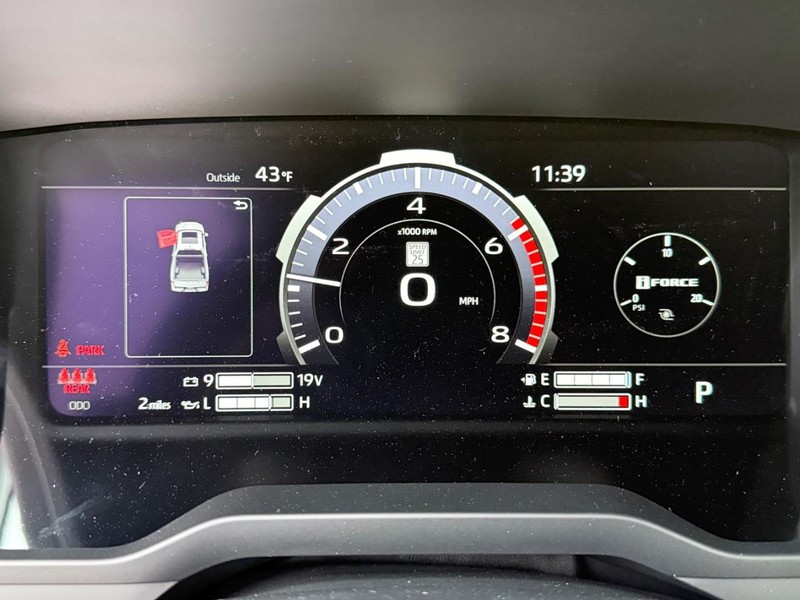 Toyota Tundra 4WD Vehicle Image 18