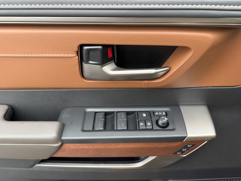 Toyota Tundra 4WD Vehicle Image 20