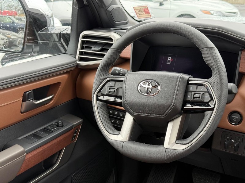 Toyota Tundra 4WD Vehicle Image 07