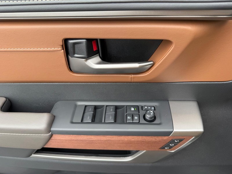 Toyota Tundra 4WD Vehicle Image 20