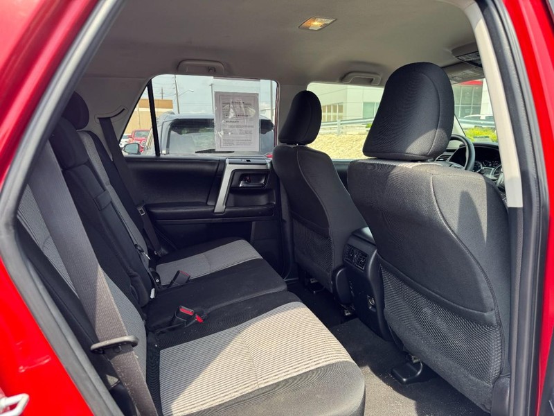 Toyota 4Runner Vehicle Image 10