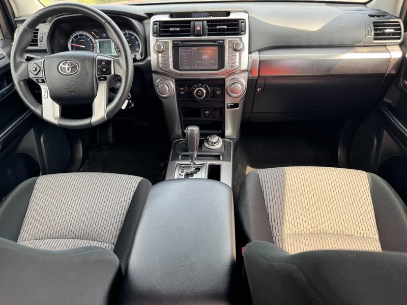 Toyota 4Runner Vehicle Image 11