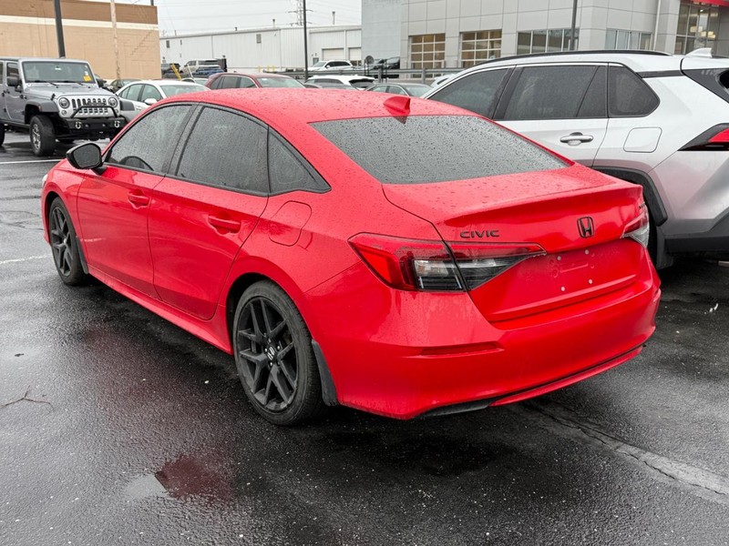 Honda Civic Sedan Vehicle Full-screen Gallery Image 03