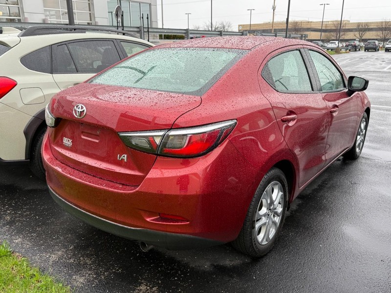 Toyota Yaris iA Vehicle Image 04