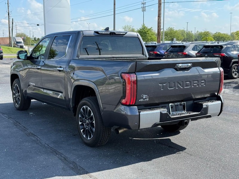 Toyota Tundra 4WD Vehicle Image 05